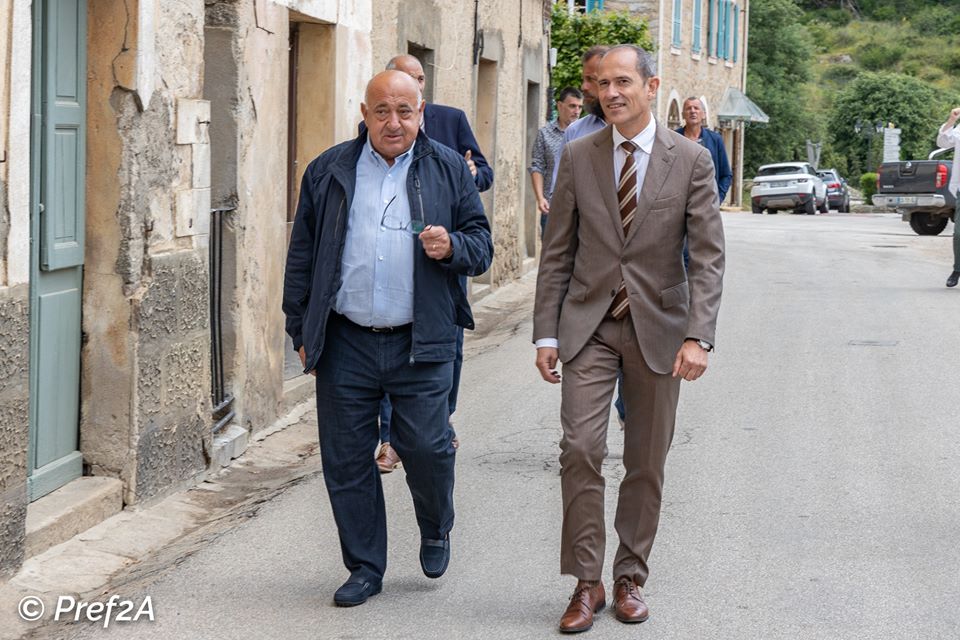 Franck Robine préfet de Corse en visite à Vico