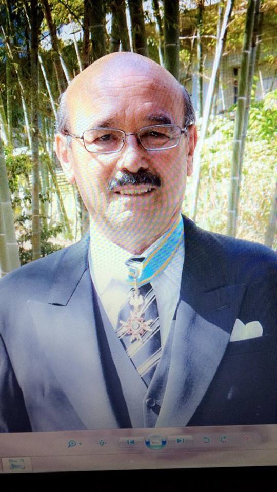  André Antoine Gardella reçoit de l'Empereur du Japon " Les Rayons d'Or en Sautoir de l'Ordre du Trésor Sacré "